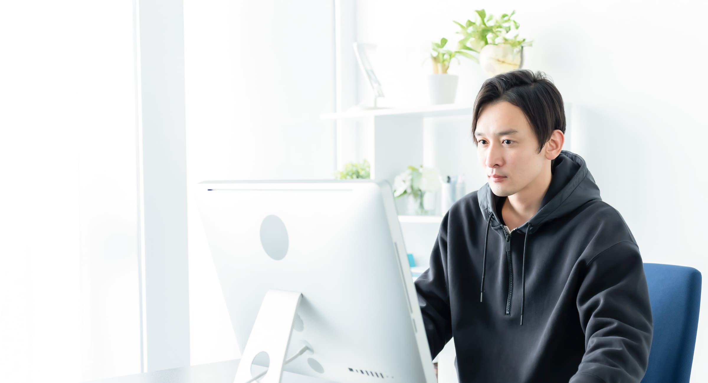 講義を受ける男性