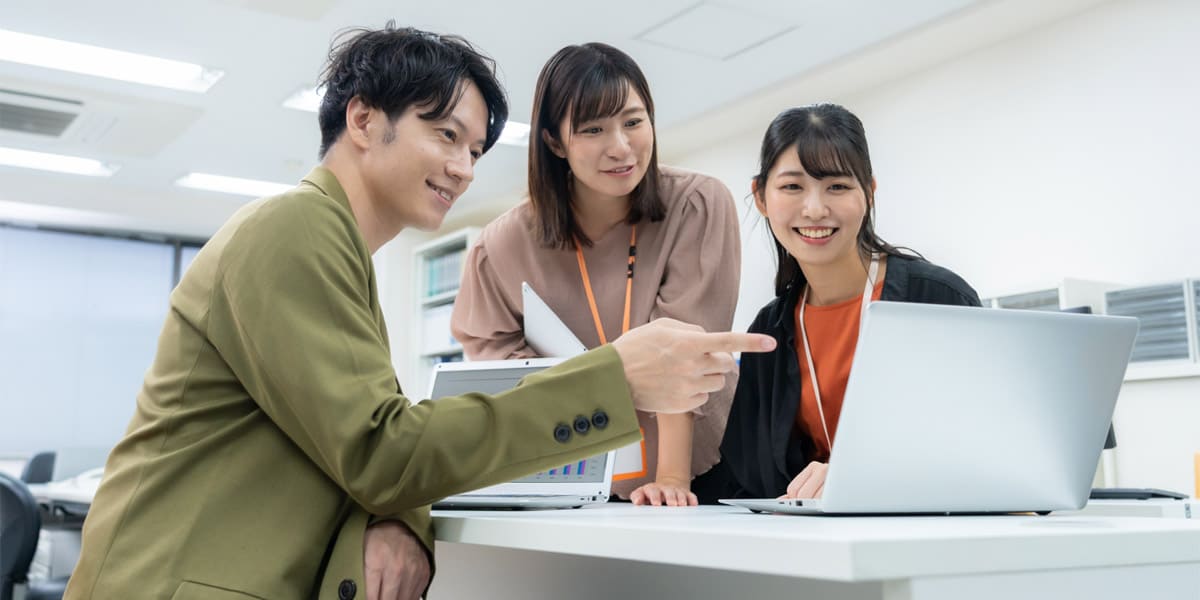 SNS運用スクールを受講する人たち